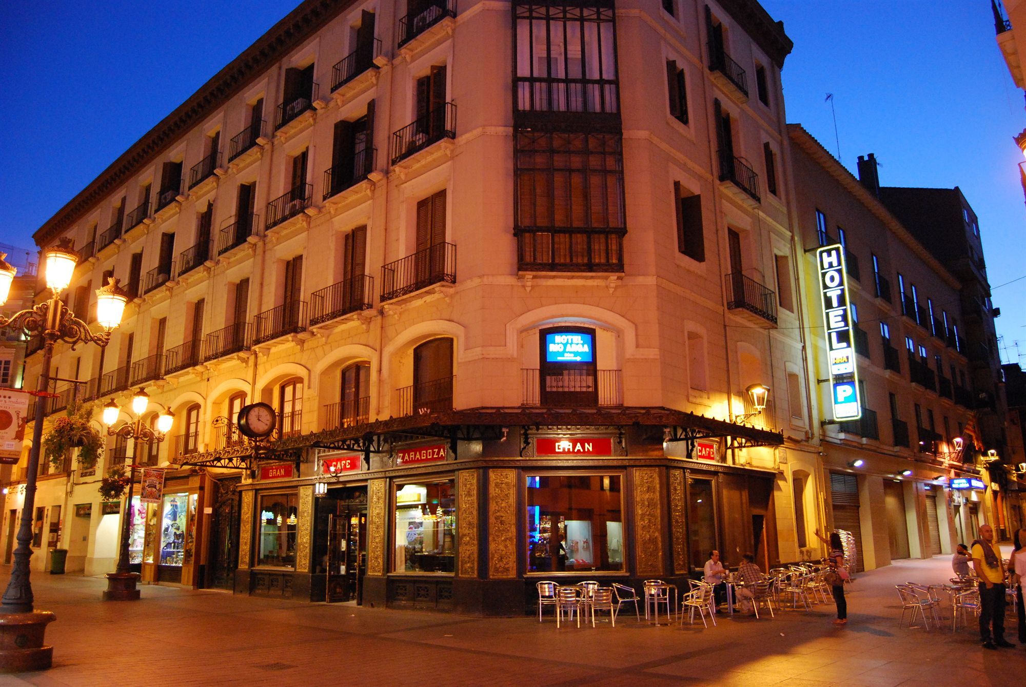 Hotel Rio Arga Saragoça Exterior foto
